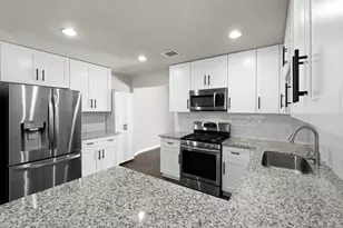 709 E 41st St, Houston, TX 77022 - Photo 10