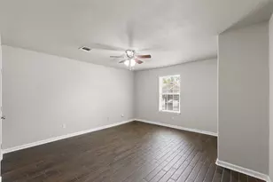 709 E 41st St, Houston, TX 77022 - Photo 12