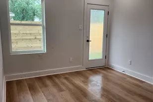 10926 Ivyridge Rd, Houston, TX 77043 - Photo 8