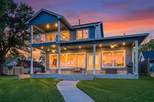 10880 Circle Dr, Willis, TX 77318 - Photo 2