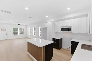 8408 Darien St, Houston, TX 77028 - Photo 10