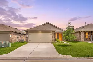 16801 Lonely Pines Dr, Conroe, TX 77302 - Photo 2