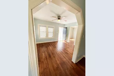 1011 9th St #1, Galveston, TX 77550 - Photo 4