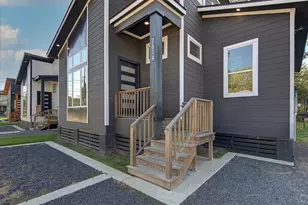 2614 Noble St, Houston, TX 77026 - Photo 2