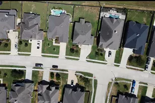 1327 Graham Trace Ln, League City, TX 77573 - Photo 4
