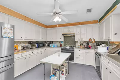 10408 Glennswood Drive, Navasota, TX 77868 - Photo 6