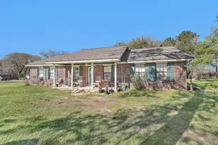 10408 Glennswood Dr, Navasota, TX 77868 - Photo 2