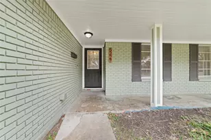 5227 Kinglet St, Houston, TX 77035 - Photo 4