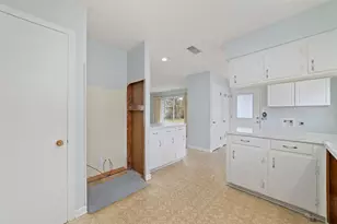 5227 Kinglet St, Houston, TX 77035 - Photo 12