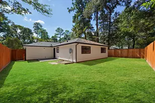 23 Summer Crest Cir, The Woodlands, TX 77381 - Photo 2