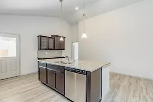6447 Escondido Ln, Rosharon, TX 77583 - Photo 6