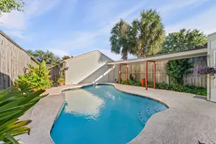 2003 Trixie Ln, Houston, TX 77042 - Photo 2