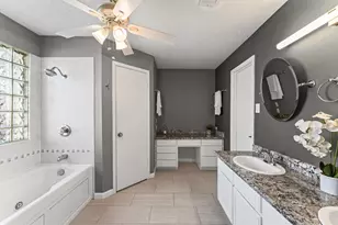 2003 Trixie Ln, Houston, TX 77042 - Photo 14