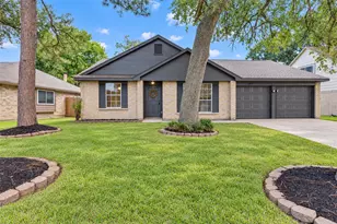 2811 Sugar Wood Dr, League City, TX 77573 - Photo 1
