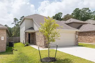 405 N Meadows Dr, Willis, TX 77378 - Photo 2
