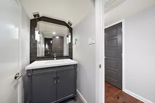 8954 Chatsworth Dr, Houston, TX 77024 - Photo 16