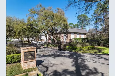 8954 Chatsworth Drive, Houston, TX 77024 - Photo 30