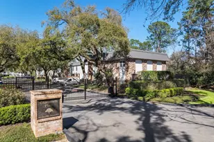 8954 Chatsworth Dr, Houston, TX 77024 - Photo 30