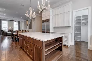 709 Somerset Commons Ln, Houston, TX 77055 - Photo 16