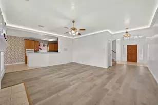 2103 5 Iron Dr, Houston, TX 77089 - Photo 12
