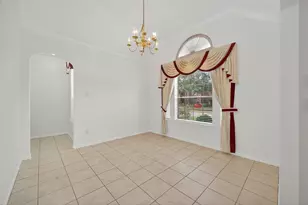 2103 5 Iron Dr, Houston, TX 77089 - Photo 6