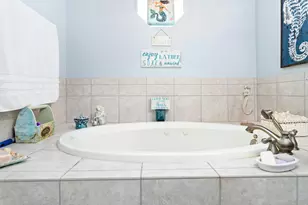 943 Palm Ridge Dr, Crystal Beach, TX 77650 - Photo 16