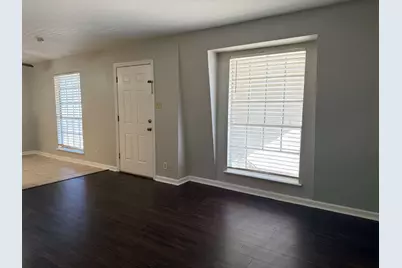 2102 5th Avenue N #12, Texas City, TX 77590 - Photo 2