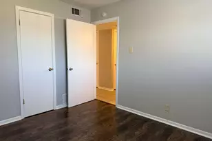 2102 5th Ave N, Texas City, TX 77590 - Photo 8