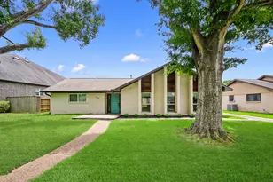 5207 Wigton Dr, Houston, TX 77096 - Photo 2