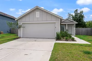 252 Houston Ave, Angleton, TX 77515 - Photo 1