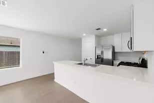 252 Houston Ave, Angleton, TX 77515 - Photo 6