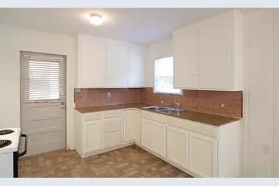 3610 W Davis, Conroe, TX 77304 - Photo 14