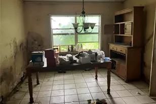 248 Becky St, El Campo, TX 77437 - Photo 8