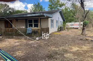 248 Becky St, El Campo, TX 77437 - Photo 2