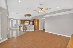 514 Pompano St, Bayou Vista, TX 77563 - Photo 10