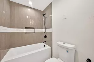 2 Kittiwake Ct, Spring, TX 77380 - Photo 36