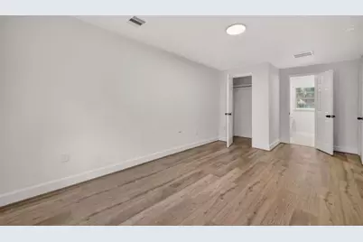 7023 Crestmont Street, Houston, TX 77033 - Photo 12