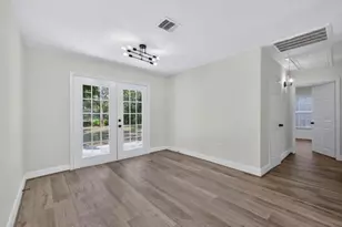 7023 Crestmont St, Houston, TX 77033 - Photo 8