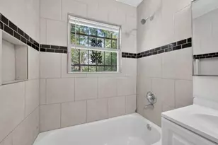 7023 Crestmont St, Houston, TX 77033 - Photo 18