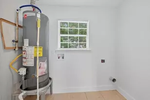 7023 Crestmont St, Houston, TX 77033 - Photo 20