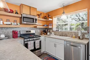 1029 Lady Claire St, Rockport, TX 78382 - Photo 6