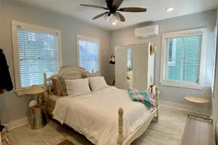 1604 Avenue L, Galveston, TX 77550 - Photo 8