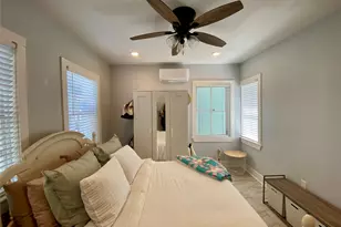 1604 Avenue L, Galveston, TX 77550 - Photo 6