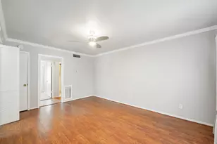 421 Emerson St, Houston, TX 77006 - Photo 2