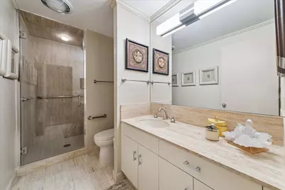 121 N Post Oak Lane #104, Houston, TX 77024 - Photo 12