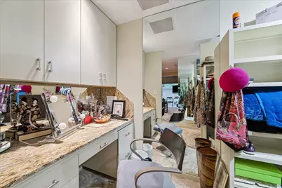 121 N Post Oak Lane #104, Houston, TX 77024 - Photo 18