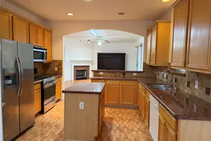 10331 Low Bridge Ln, Sugar Land, TX 77498 - Photo 10