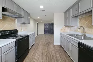 3416 Europa St, Houston, TX 77022 - Photo 10