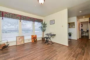 9115 Chesney Downs Dr, Houston, TX 77083 - Photo 10