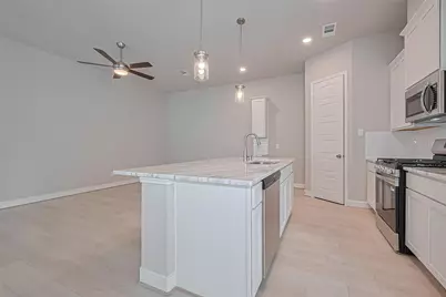 8925 Grovner Place, Houston, TX 77055 - Photo 10